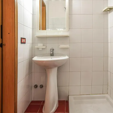 1 Bedroom Cozy In